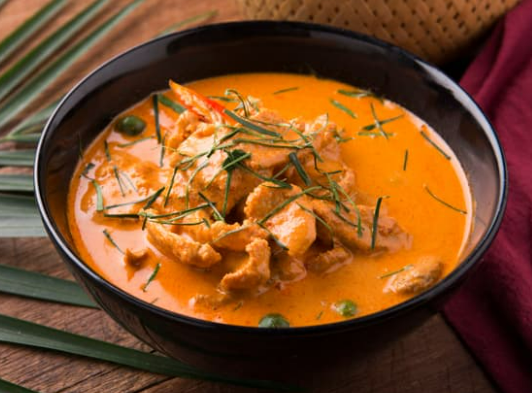 Rich & mild spicy Red Thai curry